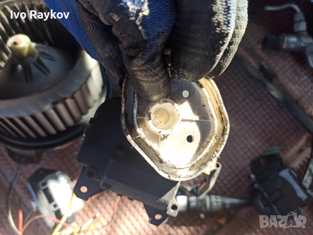 Моторче клапа парно за Suzuki Swift (2010-2013) 113800-2530 , снимка 2 - Части - 52472048