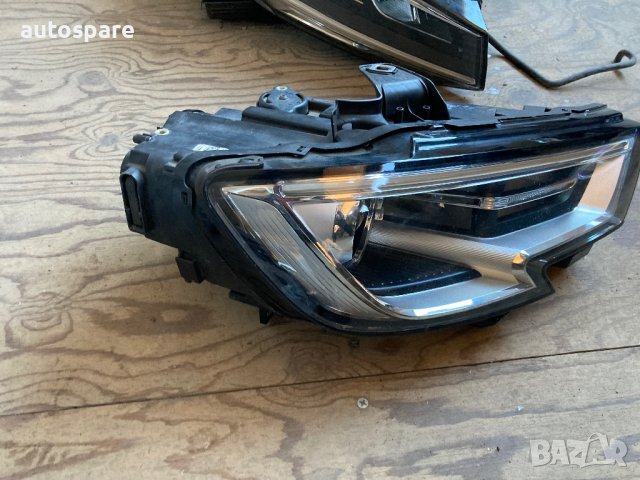 Десен фар Би-ксенон за Audi A3. 8V. 16-20. , снимка 2 - Части - 43673752
