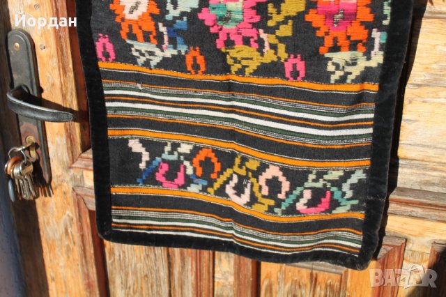 Тъкана престилка , снимка 4 - Антикварни и старинни предмети - 35618857