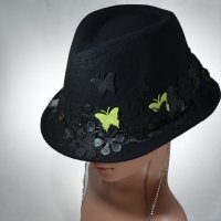 ⚜️ Дамска шапка в черно с декорации №3074, снимка 2 - Шапки - 38099136