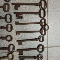 Голяма колекция стари ключове , снимка 3 - Други ценни предмети - 39484787