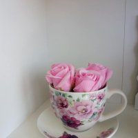 Комплект за подарък голяма чаша с чинийка и 5броя ароматни сапунени рози, снимка 5 - Декорация за дома - 37236736
