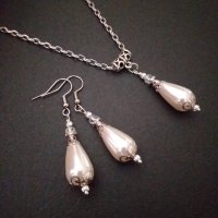 Красив комплект с бели перли капка, нежни кристалчета с орнаменти цвят Сребро, снимка 2 - Бижутерийни комплекти - 32636102