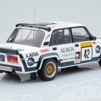 ВАЗ 2105 ЛАДА VFTS Rally 1000 Lakes 1984 - мащаб 1:18 на IXO моделът е нов в PVC дисплей-кейс, снимка 2 - Колекции - 42920203