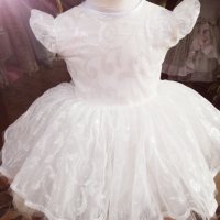 Бяла рокля с пайети , снимка 2 - Детски рокли и поли - 43197037