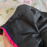 Оргигинални панталонки Nike S,M, снимка 13 - Къси панталони и бермуди - 37530956