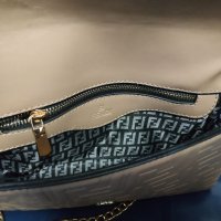 Нова мострена чанта Фенди Fendi, снимка 3 - Чанти - 38946016