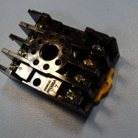 цокъл за реле Omron PF085A connecting socket relay 8-pin 250V, снимка 6 - Резервни части за машини - 37672042