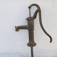 Немска ръчна водна помпа, снимка 1 - Водни помпи - 35235620