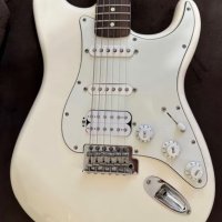 Китара Fender Stratocaster, снимка 2 - Китари - 42962644