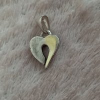 Малка сребърна висулка сърце, снимка 1 - Колиета, медальони, синджири - 43154689