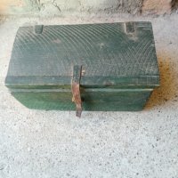 Стара дървена кутия, снимка 1 - Антикварни и старинни предмети - 38381315