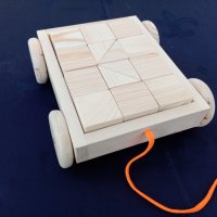 Количка с дървени кубчета, за дърпане., снимка 2 - Играчки за стая - 39612523