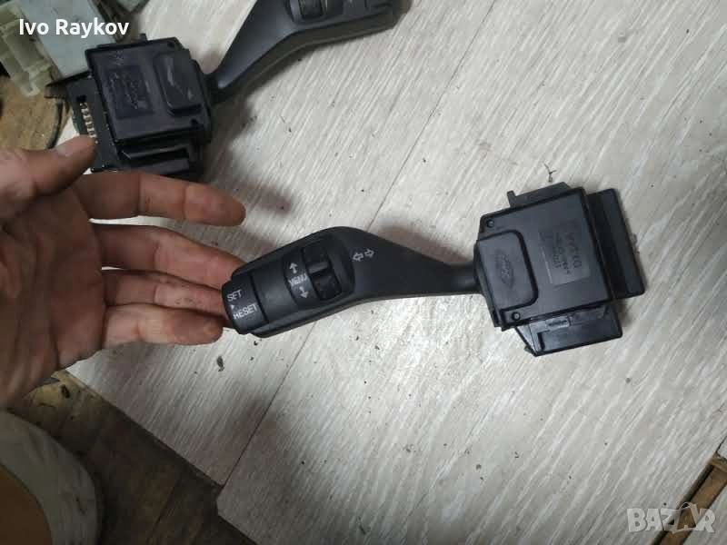 Лостче за светлини за Ford FOCUS (2004 - 2008) 17D940-1, снимка 1