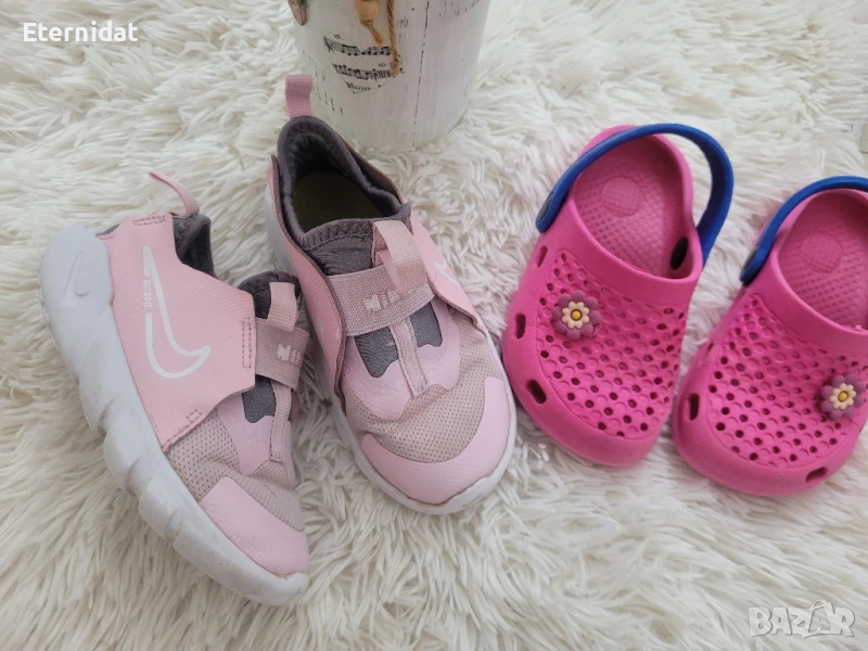 Розови маратонки NIKE за момиченце и кроксове , снимка 1