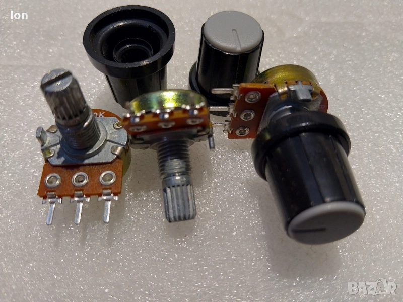 100кОма линейни потенциометри с пластмасови копчета , снимка 1