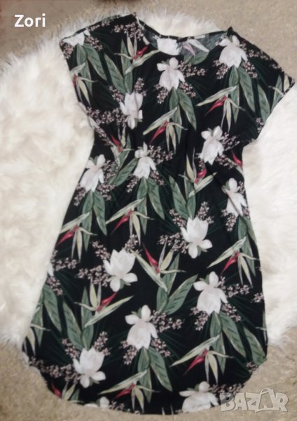Черна рокля на цветя с паднал ръкав , снимка 1