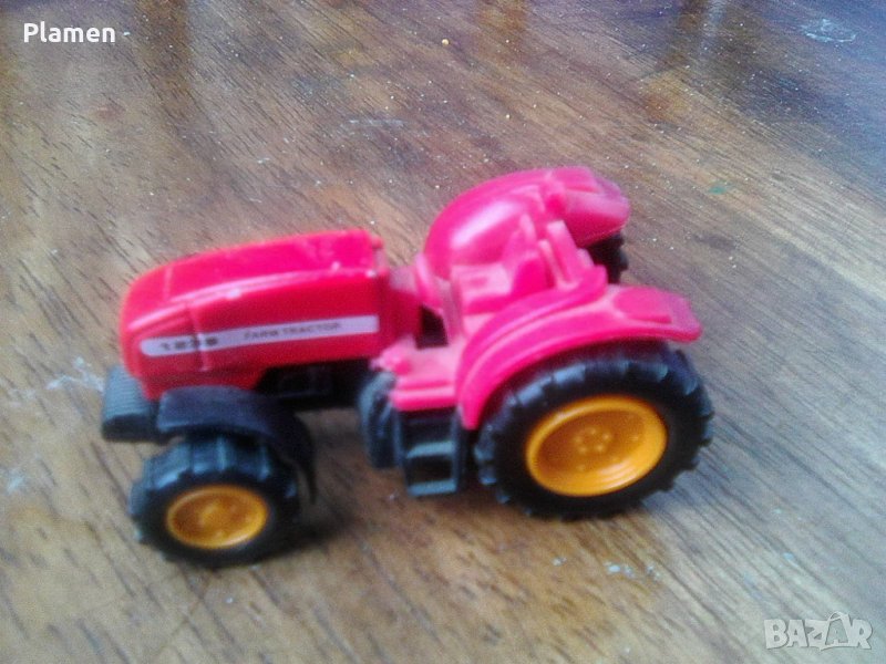 Модел на селско-стопански трактор, снимка 1