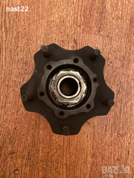 Главина с лагери за Сузуки Самурай, снимка 1