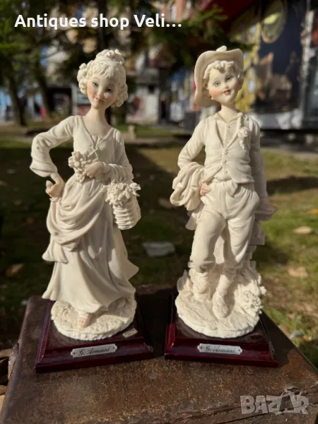 Чифт ръчно изработени порцеланови фигури Capodimonte №6147 , снимка 1