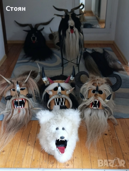 кукерски маски и бичове от конски опашки, снимка 1