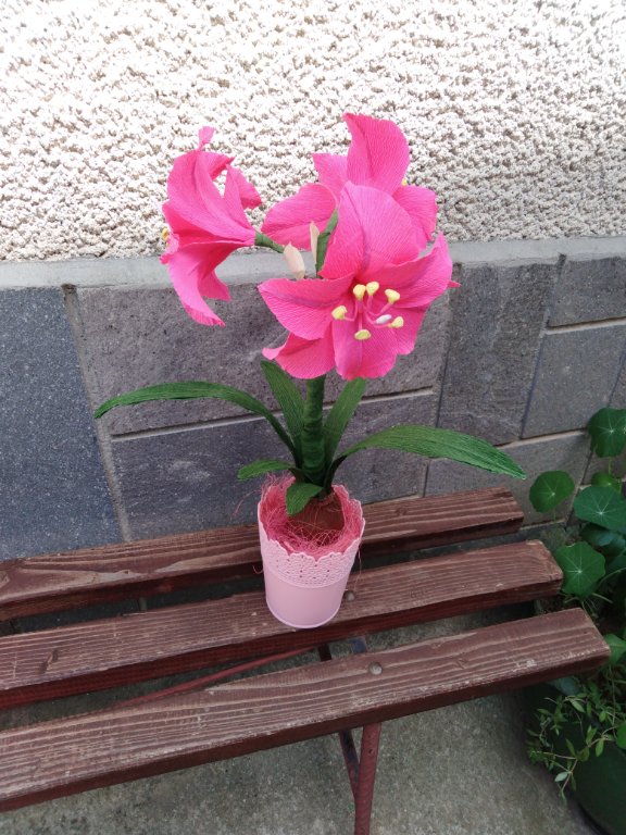 Цветя от хартия-Амарилис в Изкуствени цветя в гр. Рудозем - ID25703081 —  Bazar.bg