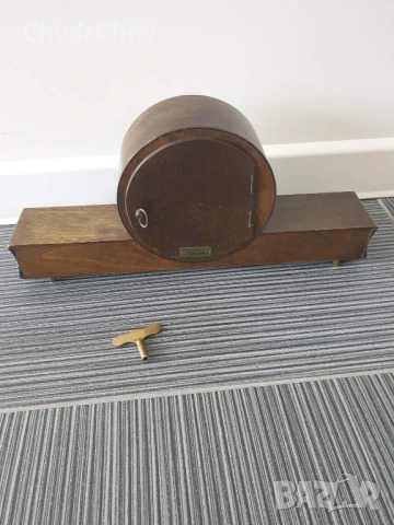 Малък стар немски дървен каминен часовник Junghans/шпиндел-40см/Юнгханс 1950-те, снимка 5 - Антикварни и старинни предмети - 51131454