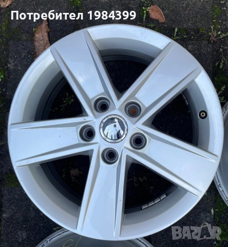 За Шкода , снимка 2 - Гуми и джанти - 52297682