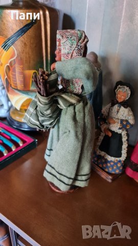 Винтидж баба с прътове ,от средата на 20-век с подпис от автора, снимка 2 - Антикварни и старинни предмети - 43222796