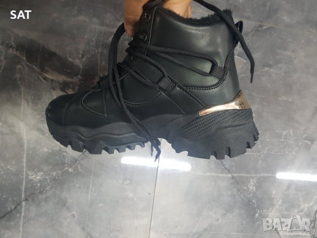 Обувки, снимка 2 - Дамски ежедневни обувки - 39492371