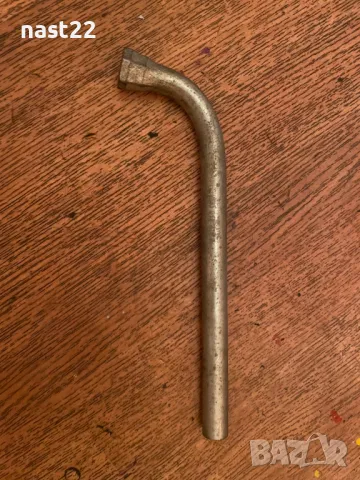 Оригинален ключ за гуми Голф 5