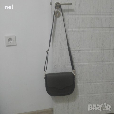 Черна чанта, снимка 1 - Чанти - 27981579