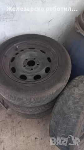 Зимни гуми с джанти, снимка 1 - Гуми и джанти - 36714567