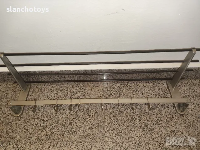 Ретро закачалка за портманто