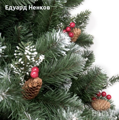 🎄 Изкуствена елха с червен глог и шишарки, снимка 3 - Декорация за дома - 43092577