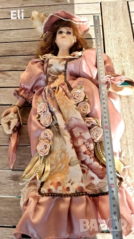 Колекционерска порцеланова кукла, снимка 4 - Кукли - 53489505