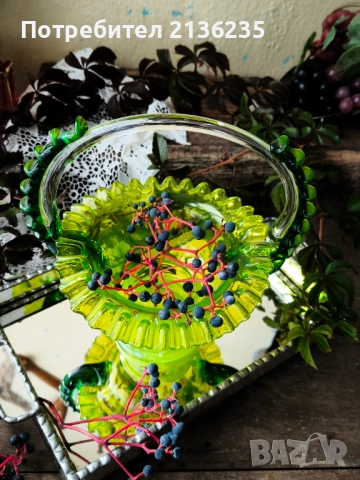 Купа/кошница цветно стъкло , снимка 2 - Антикварни и старинни предмети - 51955787