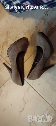 Обувки н ток сиви, снимка 2 - Дамски обувки на ток - 43291016