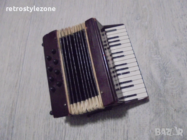 № 8441 Стар малък декоративен макет на акордеон – винтидж миниатюра  