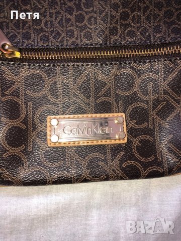 Calvin Klein Дамска оригинална малка чанта, снимка 2 - Чанти - 28802321
