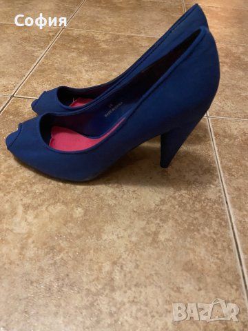Токчета, снимка 2 - Дамски обувки на ток - 43824219