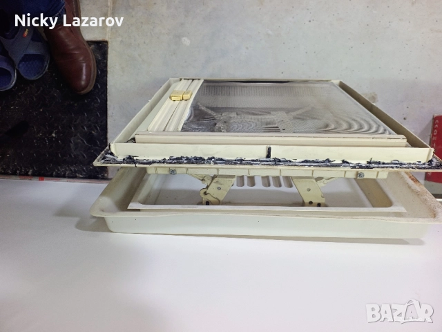 Продавам употребявана капандура (люк) за кемпер (каравана), за отвор 480х480 мм., снимка 4 - Части - 52319494