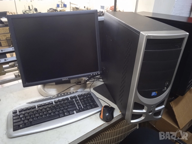 Компютърна конфигурация с Intel дъно и процесор Е7500 и монитор Dell 19