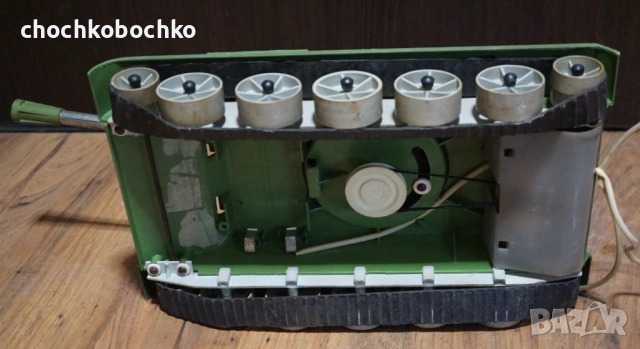 Стара Руска голяма пластмасова играчка модел стрелящ танк, снимка 5 - Колекции - 53197701