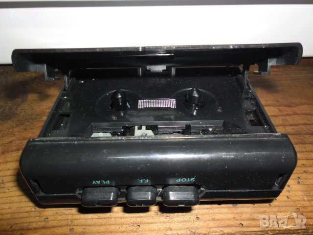 Продавам стар работещ уолкмен , снимка 2 - Радиокасетофони, транзистори - 40301859