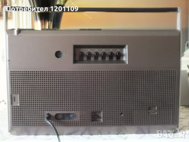 GRUNDIG RR-900, снимка 12 - Радиокасетофони, транзистори - 49539811