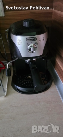 Еспресо кафемашина DeLonghi – с пара за капучино