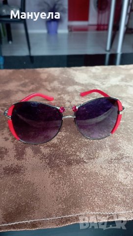 Страхотни очила с червени камъчета, снимка 1 - Слънчеви и диоптрични очила - 37757576
