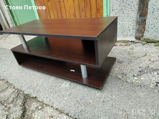 Поставкака, шкаф за телевизор