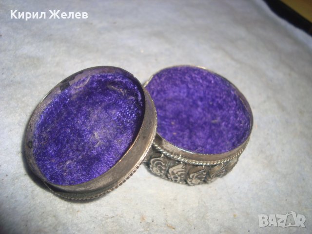 СТАРА ОРИЕНТАЛСКА ОРНАМЕНТИРАНА КУТИЙКА с ВЕНЕЦИАНСКО ЦВЕТНО СТЪКЛО И ПЛЮШ ОТВЪТРЕ за БИЖУТА 77811, снимка 7 - Антикварни и старинни предмети - 38138896